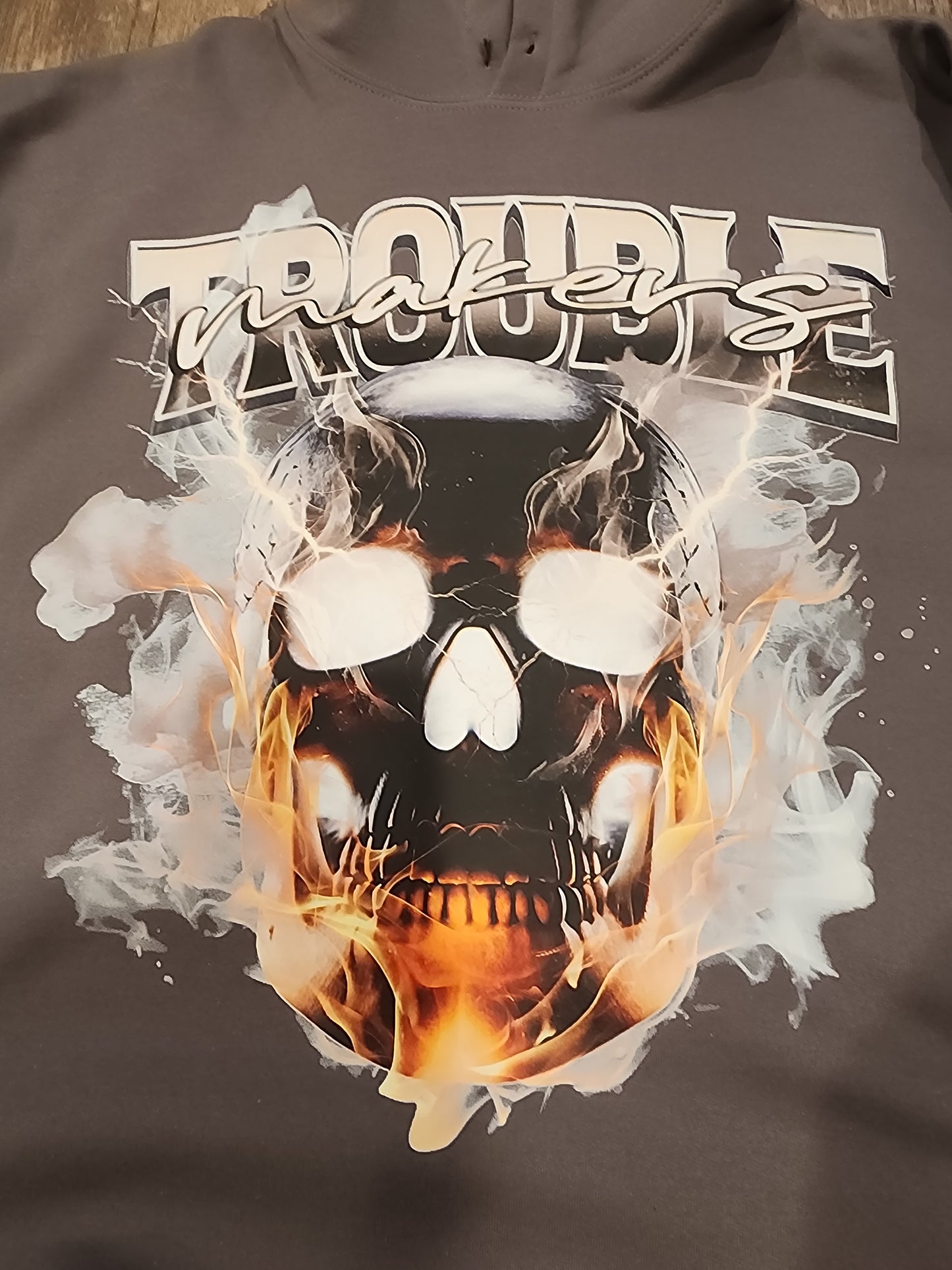 TROUBLE MAKERS CROP HOODIE