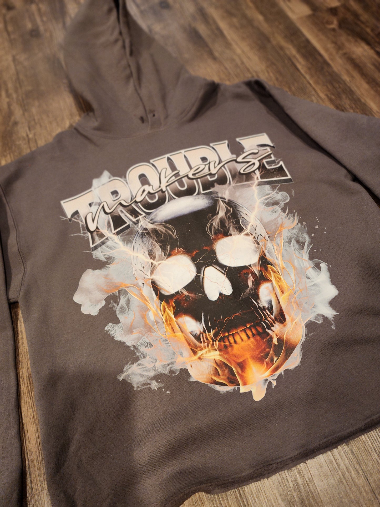 TROUBLE MAKERS CROP HOODIE